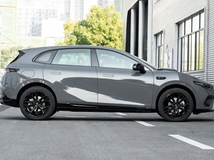 Xe hatchback thiết kế thể thao, công suất 218 mã lực, giá hơn 360 triệu đồng