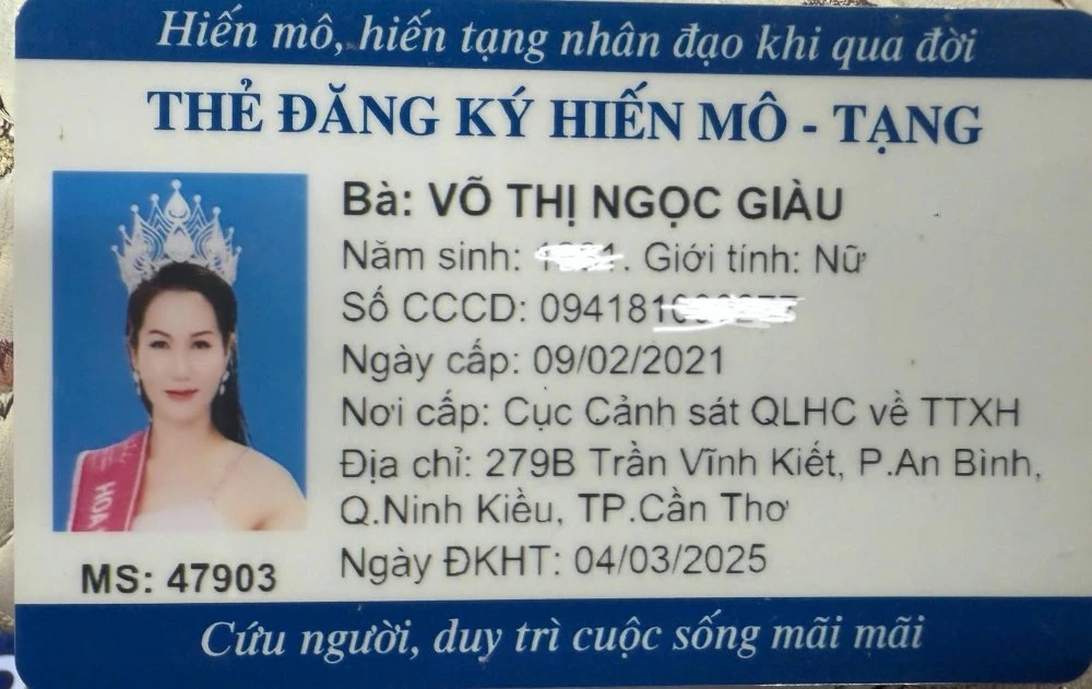 Thẻ đăng ký hiến mô - tạng của Hoa hậu Ngọc Giàu. Thẻ đăng ký hiến mô - tạng của Hoa hậu Ngọc Giàu.