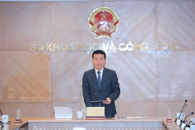 Bộ trưởng Nguyễn Mạnh Hùng phát biểu tại lễ ra mắt hệ thống quản lý các nhiệm vụ khoa học và công nghệ, sáng 27/11/2025. Bộ trưởng Nguyễn Mạnh Hùng phát biểu tại lễ ra mắt hệ thống quản lý các nhiệm vụ khoa học và công nghệ, sáng 27/11/2025.