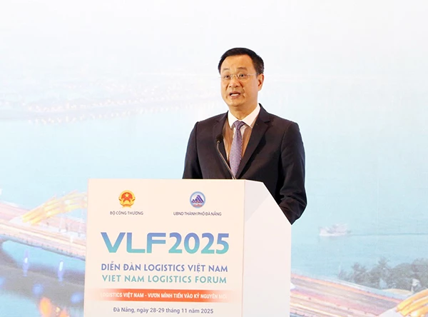 Bí thư Thành uỷ Đà Nẵng Lê Ngọc Quang phát biểu tại VLF 2025. Bí thư Thành uỷ Đà Nẵng Lê Ngọc Quang phát biểu tại VLF 2025.