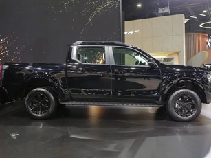 Xe bán tải thiết kế hầm hố, giá hơn 650 triệu đồng, canh tranh với Ford Ranger