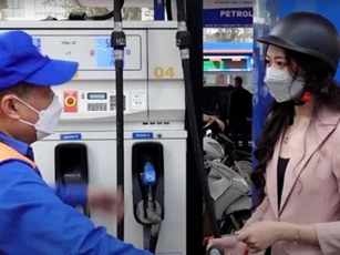 Giá xăng đồng loạt tăng