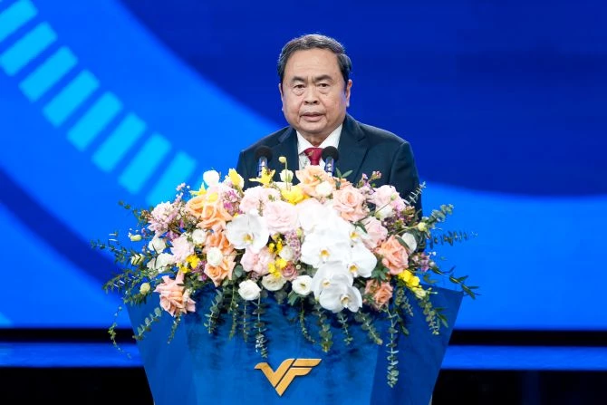 Chủ tịch Quốc hội Trần Thanh Mẫn phát biểu tại Lễ trao giải VinFuture 2025. Chủ tịch Quốc hội Trần Thanh Mẫn phát biểu tại Lễ trao giải VinFuture 2025.