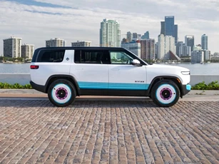 SUV công suất 1.025 mã lực, giới hạn 10 chiếc, giá gần 3,6 tỷ đồng