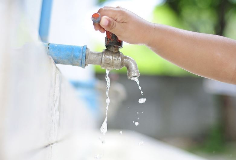 Nh&#x1EEF;ng th&#xF3;i quen nh&#x1ECF; gi&#xFA;p ti&#x1EBF;t ki&#x1EC7;m &#x111;i&#x1EC7;n n&#x1B0;&#x1EDB;c m&#xE0; nhi&#x1EC1;u gia &#x111;&#xEC;nh b&#x1ECF; qua