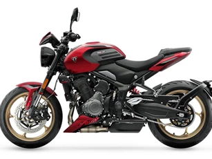 Môtô Triumph công suất 113 mã lực, giá hơn 260 triệu đồng, so kè với Yamaha XSR900