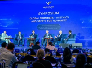 Các nhà khoa học tại VinFuture bàn về vai trò AI trong nghiên cứu khoa học