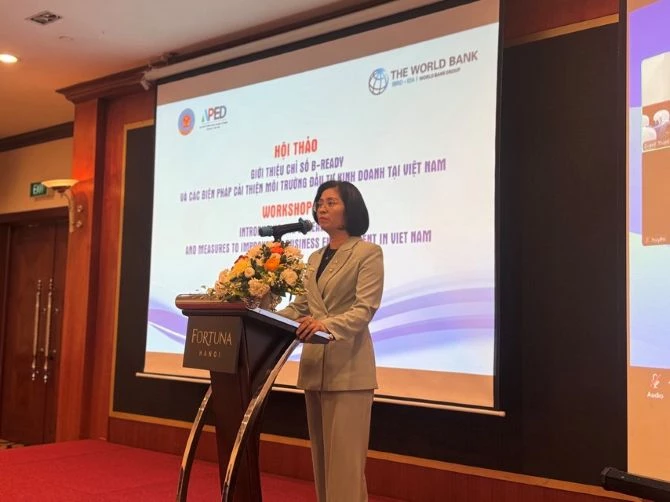 Bà Trịnh Thị Hương - Phó Cục trưởng Cục Phát triển doanh nghiệp tư nhân và kinh tế tập thể, Bộ Tài chính. Bà Trịnh Thị Hương - Phó Cục trưởng Cục Phát triển doanh nghiệp tư nhân và kinh tế tập thể, Bộ Tài chính.