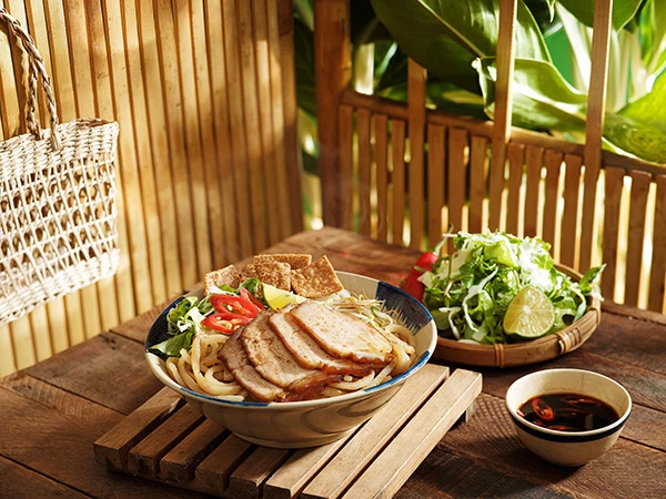 Món cao lầu gây ấn tượng bởi sự độc đáo. Món cao lầu gây ấn tượng bởi sự độc đáo.