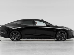 Xe sedan hạng D công suất 530 mã lực, siêu tiết kiệm xăng, giá gần 620 triệu đồng