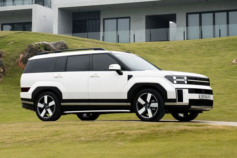 Hyundai Santa Fe. Hyundai Santa Fe.