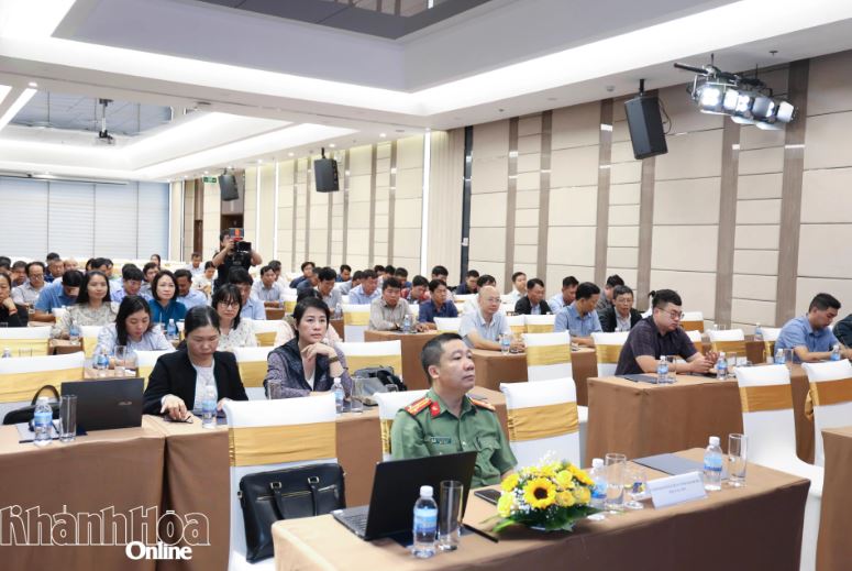 H&#x1A1;n 100 c&#xE1;n b&#x1ED9; S&#x1EDF; X&#xE2;y d&#x1EF1;ng Kh&#xE1;nh H&#xF2;a &#x111;&#x1B0;&#x1EE3;c hu&#x1EA5;n luy&#x1EC7;n v&#x1EC1; an ninh m&#x1EA1;ng v&#xE0; AI