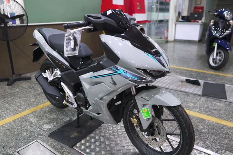 Honda Winner R phiên bản đặc biệt màu xám đen. Honda Winner R phiên bản đặc biệt màu xám đen.