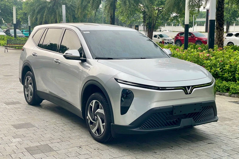 Vinfast Limo Green. Vinfast Limo Green.