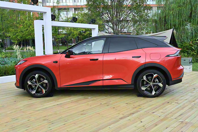 SUV hạng C công suất 255 mã lực, công nghệ hỗ trợ lái tiên tiến, giá hơn 610 triệu đồng