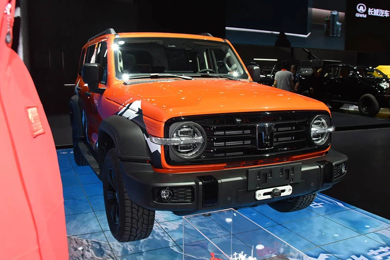 Tank 300 Polar Edition. Tank 300 Polar Edition.