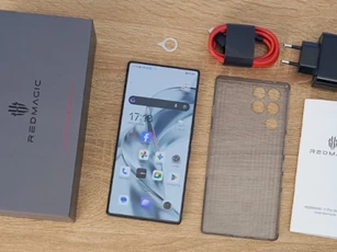 Smartphone chơi game REDMAGIC 11 Pro bắt đầu cho đặt trước