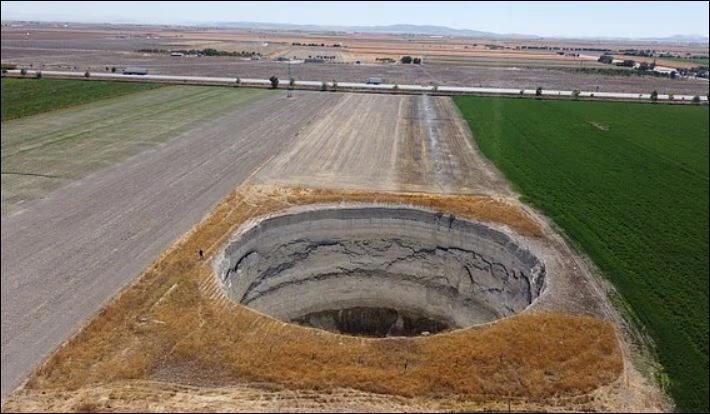 Các hố sụt ở Thổ Nhĩ Kỳ xuất hiện gần nhiều trang trại.
