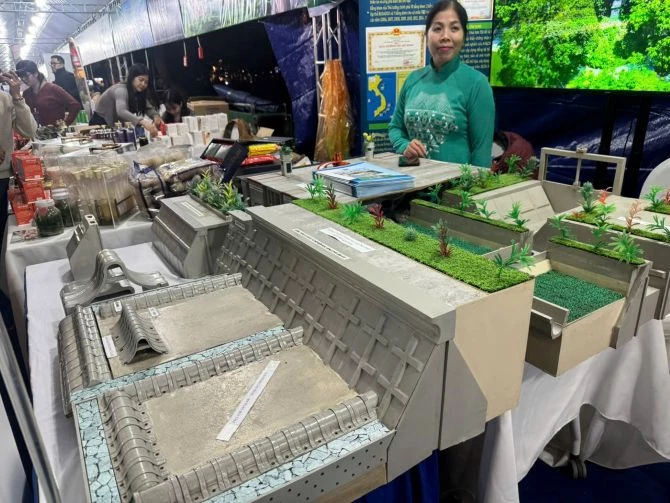 Những sản phẩm của BUSADCO giúp giảm thiểu tác động của biến đổi khí hậu, ngăn chặn tình trạng sạt lở ở bờ sông, bờ biển. Ngoài ra, các sản phẩm bê tông cốt thép của công ty cũng được sử dụng nhiều trong các kết cấu hạ tầng kỹ thuật ở nhiều khu đô thị. Những sản phẩm của BUSADCO giúp giảm thiểu tác động của biến đổi khí hậu, ngăn chặn tình trạng sạt lở ở bờ sông, bờ biển. Ngoài ra, các sản phẩm bê tông cốt thép của công ty cũng được sử dụng nhiều trong các kết cấu hạ tầng kỹ thuật ở nhiều khu đô thị.