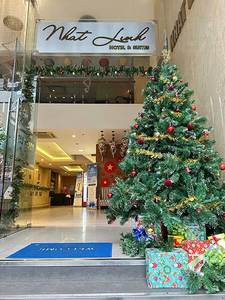 Khách sạn Nhật Linh, Đà Nẵng chào đón mùa Giáng sinh 2025 và năm mới 2026. Khách sạn Nhật Linh, Đà Nẵng chào đón mùa Giáng sinh 2025 và năm mới 2026.