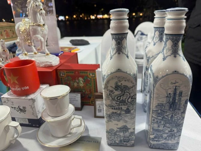 Công ty, với các công nghệ hiện đại và độc quyền, đã tạo ra rất nhiều dòng sản phẩm được ưa chuộng vì mẫu mã, tin cậy bởi chất lượng sản phẩm. Công ty, với các công nghệ hiện đại và độc quyền, đã tạo ra rất nhiều dòng sản phẩm được ưa chuộng vì mẫu mã, tin cậy bởi chất lượng sản phẩm.