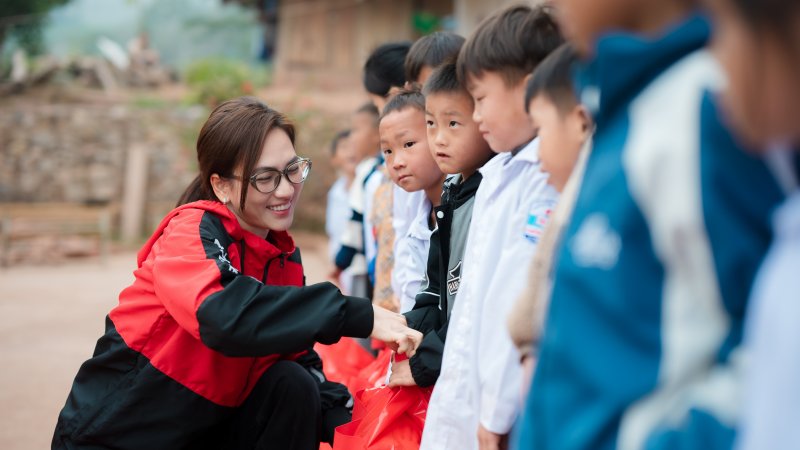 Hành trình ‘Giao nắng’ khiến trái tim Phương Anh Đào mềm lại: ‘Tôi ước mình đến sớm hơn với các em’