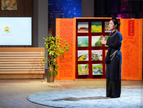 Từ cô gái Tày rụt rè trở thành CEO doanh nghiệp bán nghìn tấn hồng vành khuyên treo gió