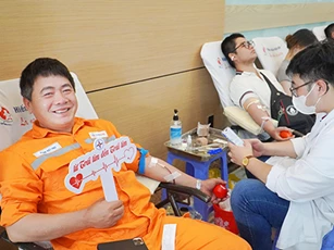 Điện lực Đà Nẵng hưởng ứng Tuần lễ hồng EVN lần thứ 11