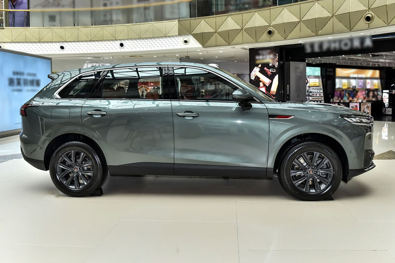 SUV hạng sang công suất 502 mã lực, giá gần 670 triệu đồng