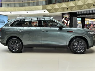 SUV hạng sang công suất 502 mã lực, giá gần 670 triệu đồng