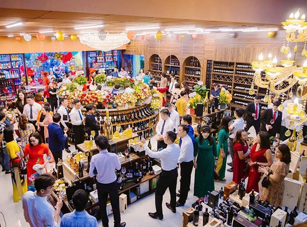 Thưởng thức tiệc rượu vang sôi động tại Thế Giới Rượu Vang Hải Đăng.