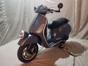Vespa giới thiệu 2 xe tay ga đậm chất cổ điển, giá từ 142 triệu đồng