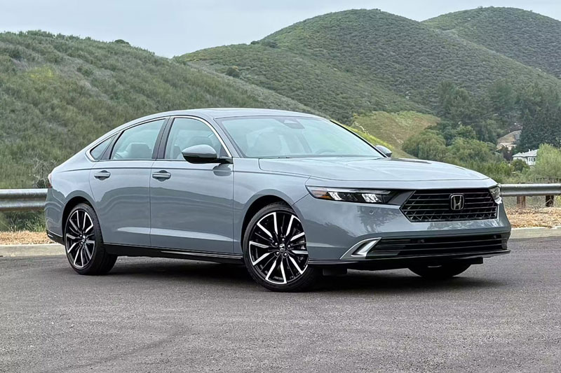 Honda Accord 2026 chốt giá gần 780 triệu đồng, cạnh tranh với Toyota Camry