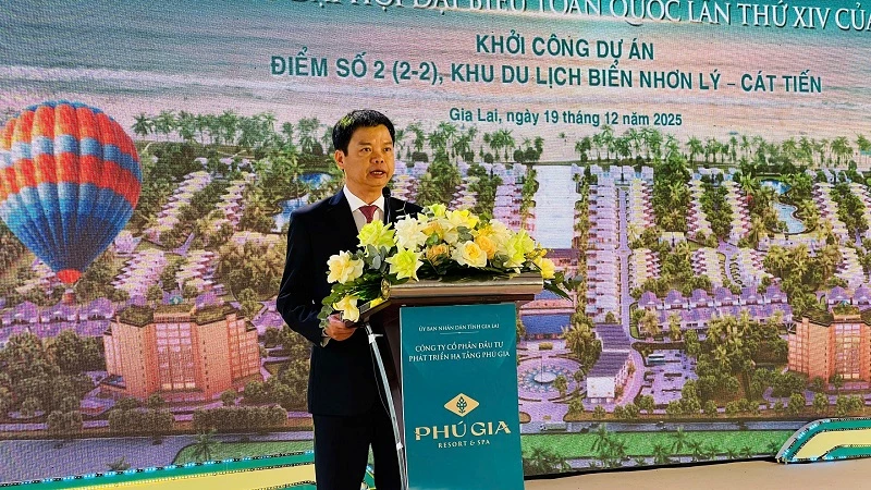 Phó Chủ tịch UBND tỉnh Gia Lai Nguyễn Hữu Quế phát biểu tại lễ khởi công.