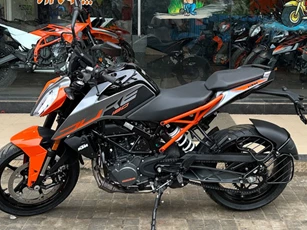 Môtô 160cc, màn hình TFT, phanh ABS, giá ngang Yamaha Exciter