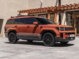 Hyundai Santa Fe giảm giá kỷ lục tại đại lý