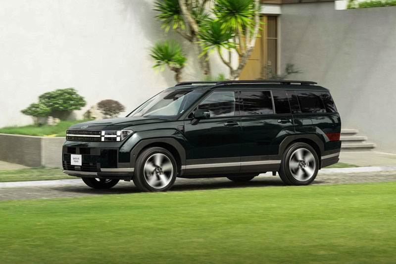 Vừa về đại lý, Hyundai Santa Fe Hybrid đã giảm giá mạnh