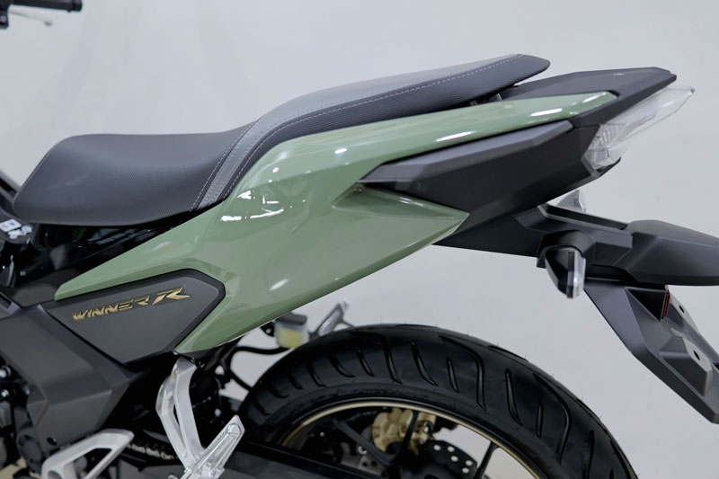 Cận cảnh Honda Winner R phiên bản màu xám đen, giá 50,06 triệu đồng tại Việt Nam