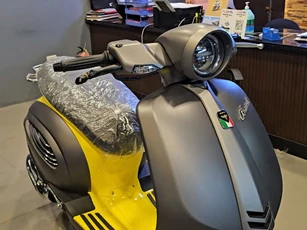 Xe tay ga đậm chất cổ điển, 125cc, màn hình LCD, giá hơn 44 triệu đồng