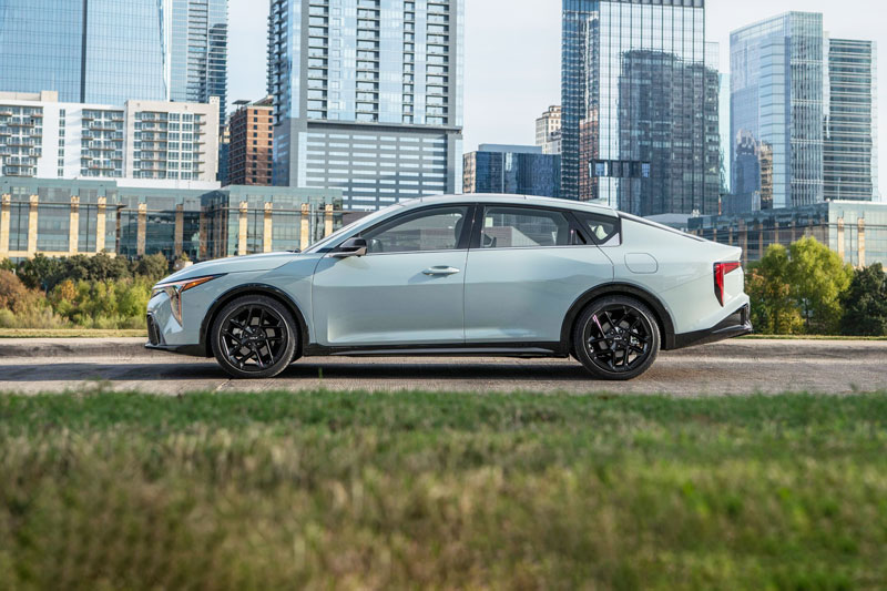 Kia K4 Sedan 2026 chốt giá hơn 580 triệu đồng, thêm trang bị