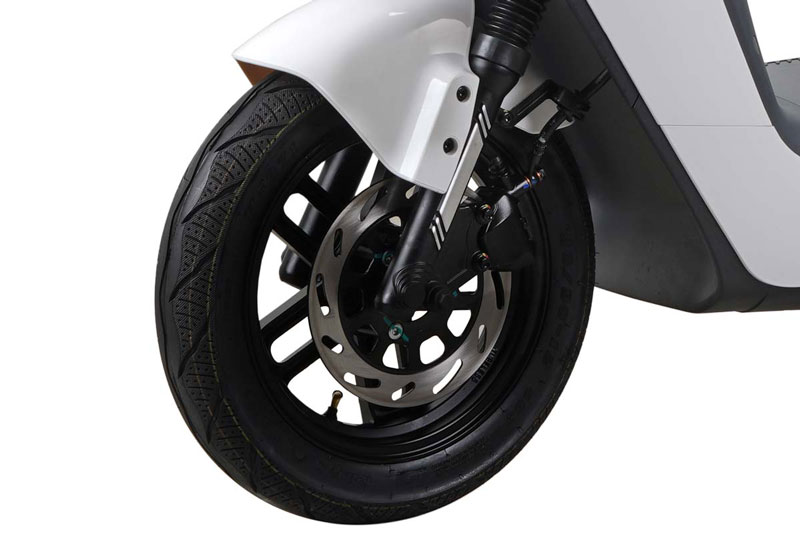Xe tay ga thiết kế đẹp, trang bị ấn tượng, giá gần 28 triệu đồng