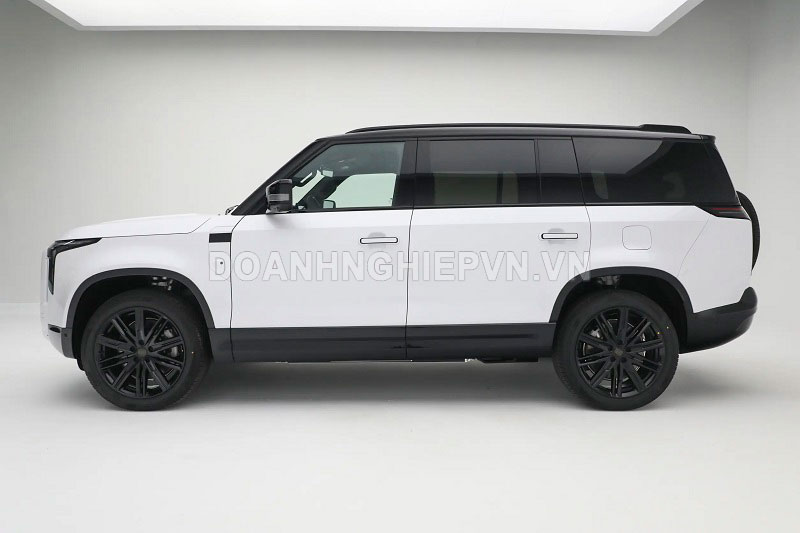 SUV dài hơn 5 mét, nội thất sang chảnh, công suất 469 mã lực, giá hơn 1,3 tỷ đồng