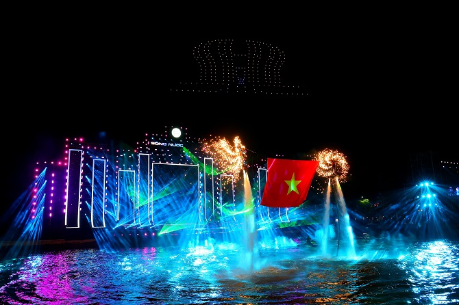 2 lễ hội lớn ở miền Tây đồng loạt khai mạc