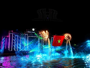 2 lễ hội lớn ở miền Tây đồng loạt khai mạc