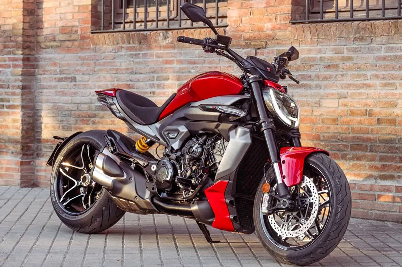 Ducati XDiavel V4.