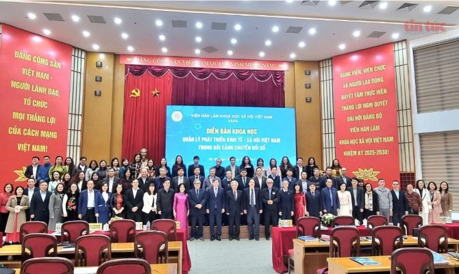 Các đại biểu, chuyên gia tham dự diễn đàn. Ảnh: Báo Tin tức.