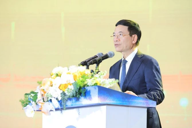 Bộ trưởng Nguyễn Mạnh Hùng phát biểu tại Diễn đàn quốc gia về phát triển doanh nghiệp công nghệ số Việt Nam ngày 30/12.