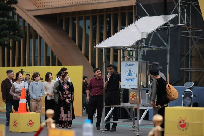 Hệ thống Rynan InSENTINEL,giám sát côn trùng thông minh, tự động bằng công nghệ số, được phát triển bởi RYNAN Technologies, giúp nông dân theo dõi sâu bệnh hại, ứng dụng nông nghiệp 4.0, giảm thiểu công sức và nâng cao hiệu quả canh tác tại Việt Nam, hoạt động như một "bản đồ côn trùng số" bằng cách thu thập dữ liệu liên tục. 