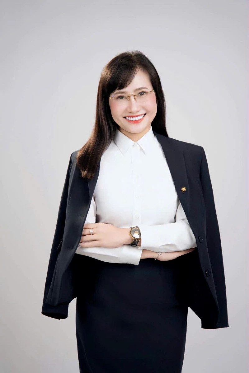 Giám đốc BIDV Bình Định Nguyễn Thị Ngọc Quỳnh luôn giữ phong thái điềm tĩnh nhưng quyết đoán.