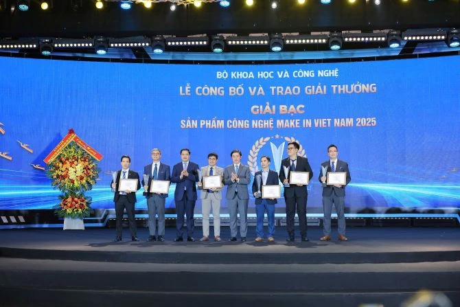 Các sản phẩm đoạt giải Bạc sản phẩm công nghệ Make in Vietnam.